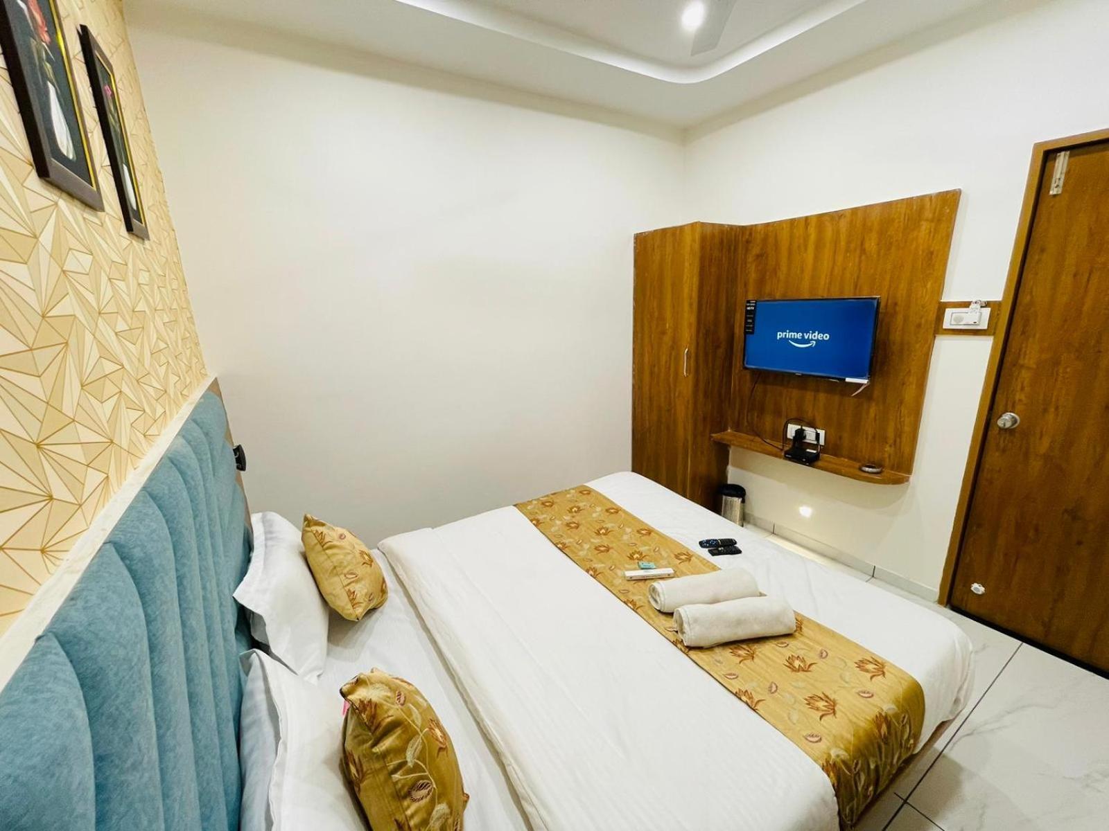אחמדאבאד Hotel Avenue Sky מראה חיצוני תמונה