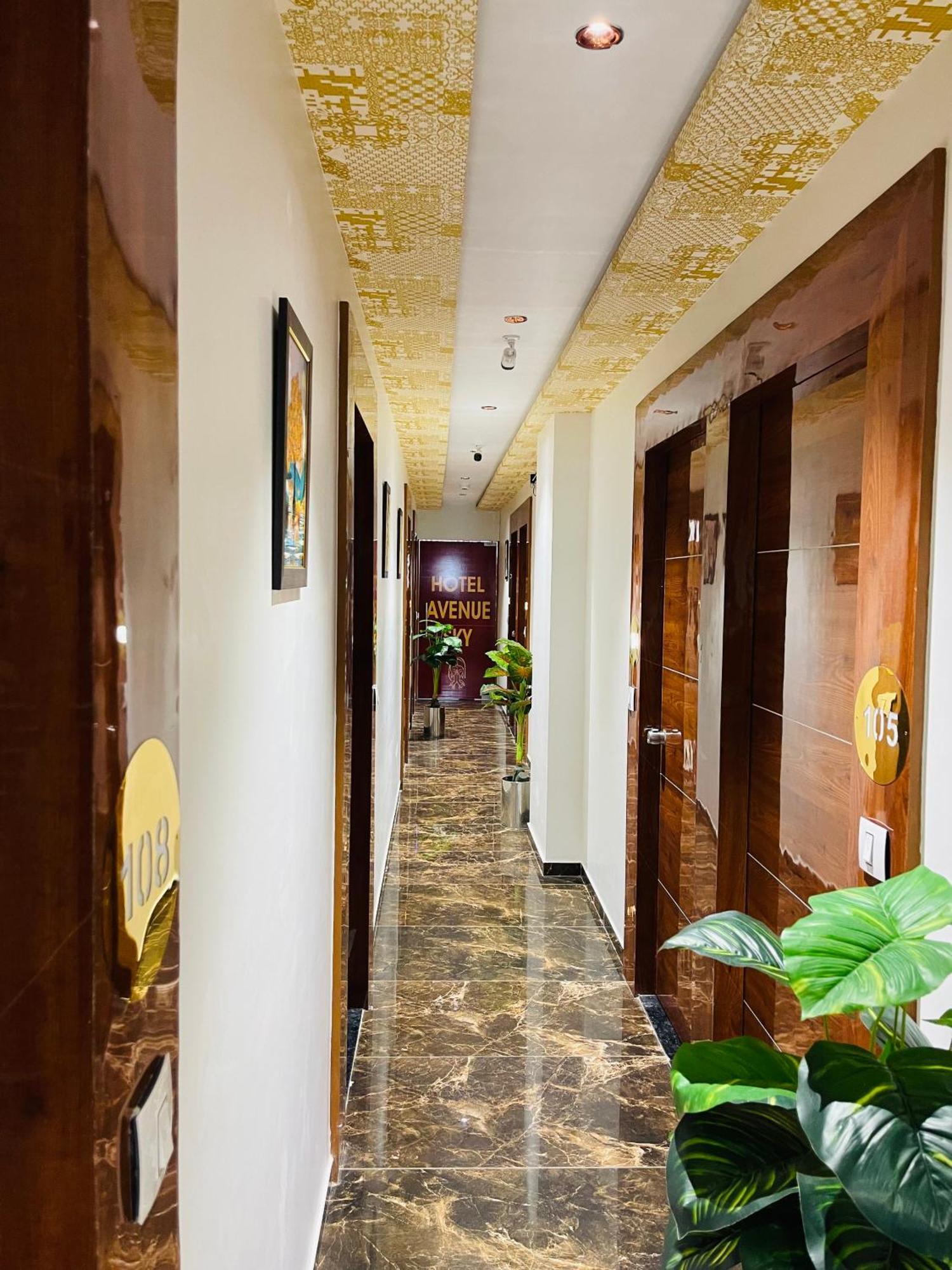 אחמדאבאד Hotel Avenue Sky מראה חיצוני תמונה